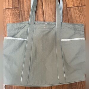 Lululemon bag
